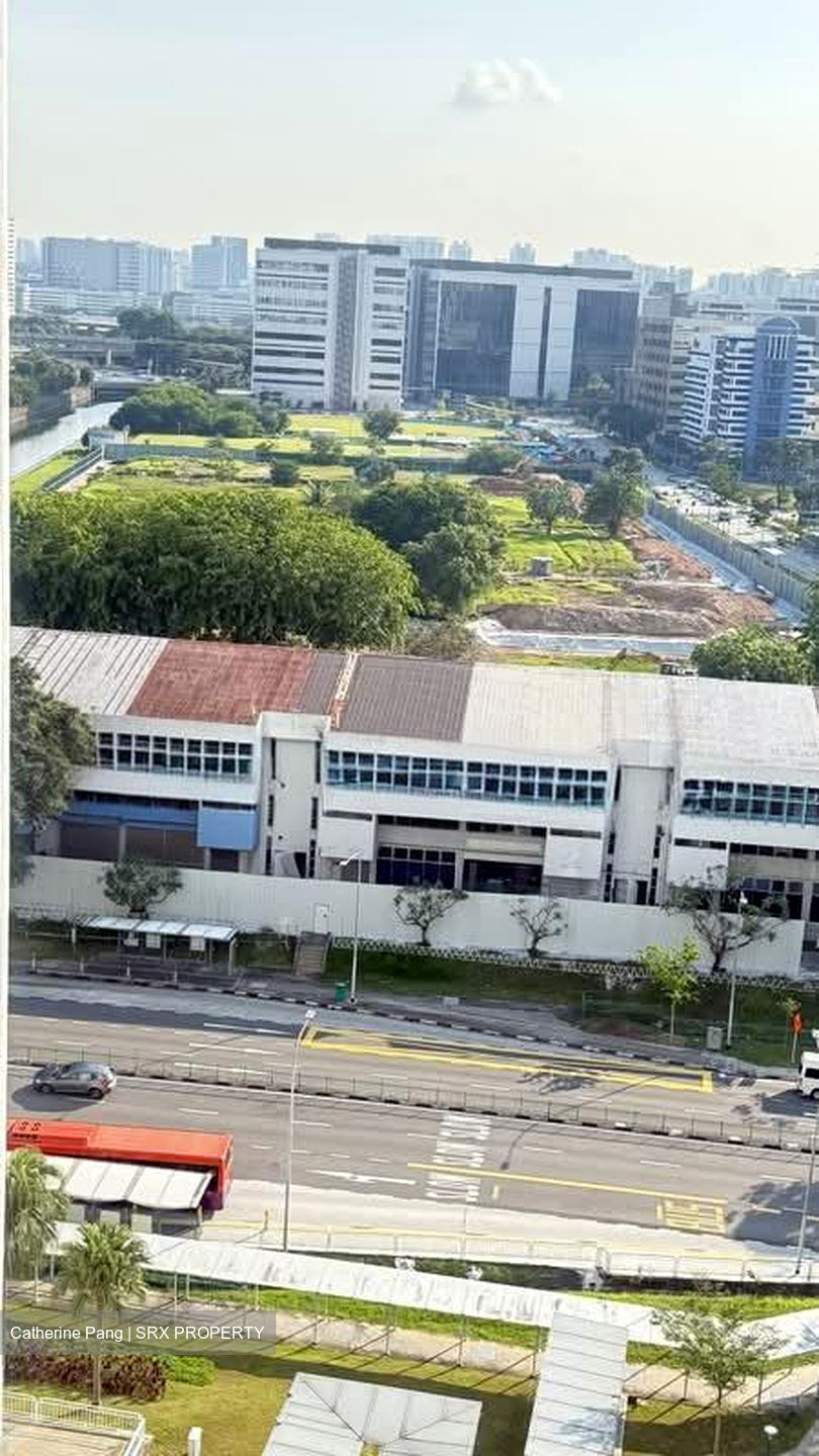 Block B (D13), Retail #540214431